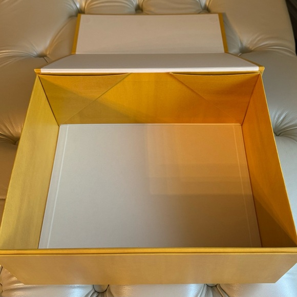 FENDI Box - Picture 2 of 2